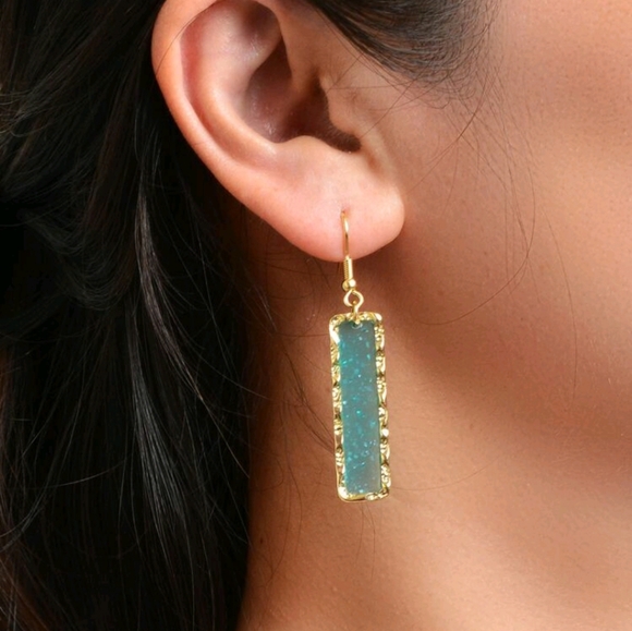 Jewelry - Aqua and golden earrings